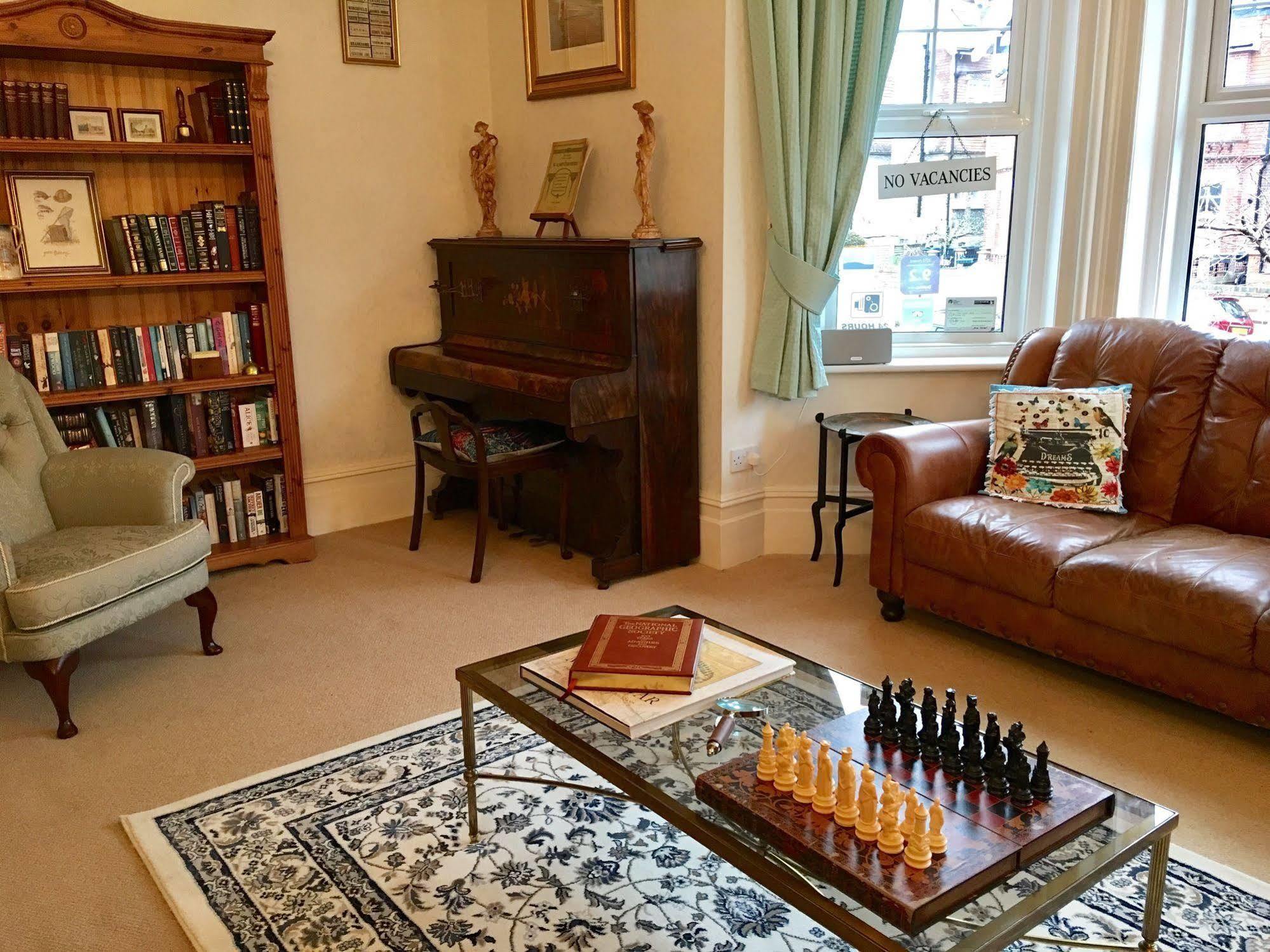 The Cherry Tree Guest House Eastbourne Eksteriør billede
